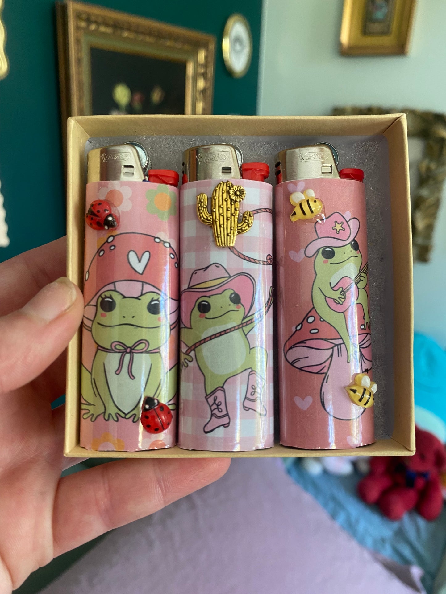 Cowboy Strawberry Frog Lighter Set